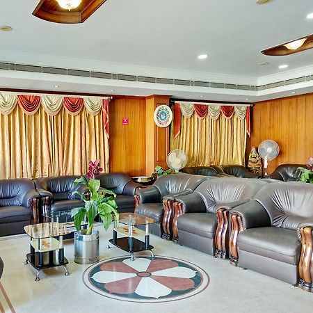 Oyo 11390 Vaibhav Residency Otel Bangalore Dış mekan fotoğraf
