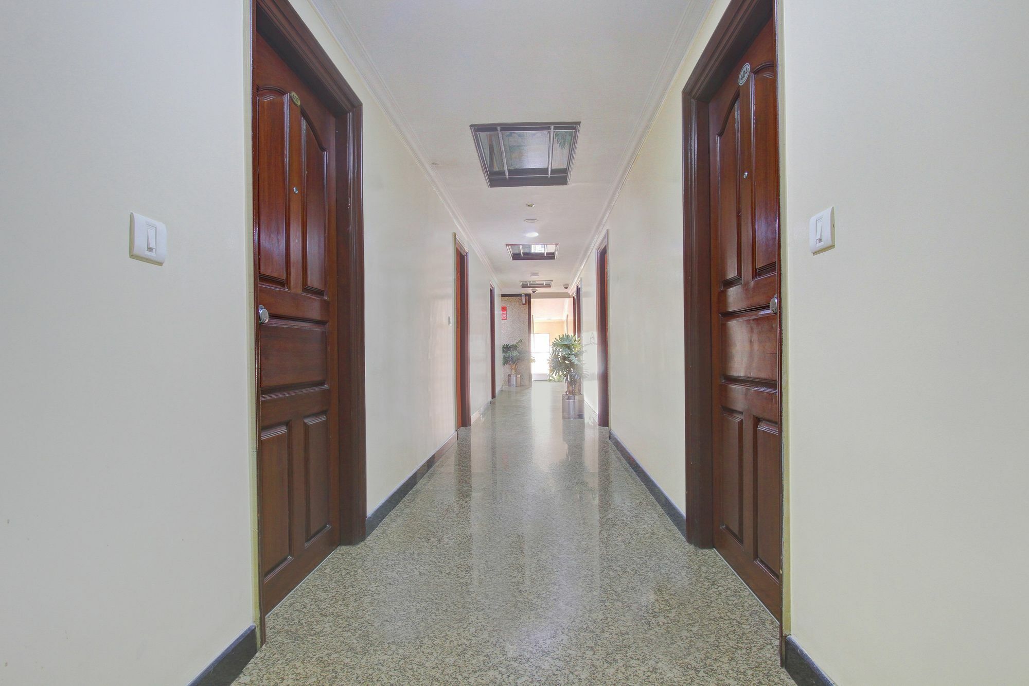 Oyo 11390 Vaibhav Residency Otel Bangalore Dış mekan fotoğraf